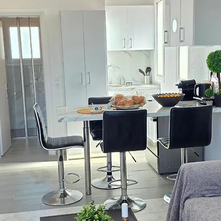 Sofias Village View A Apartman Paradíszi